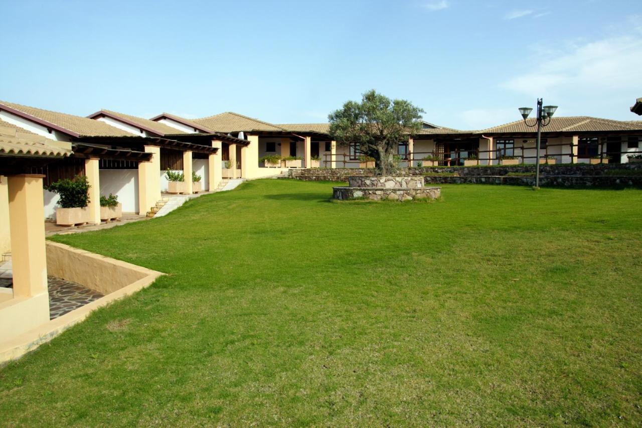 Hotel Tupei Calasetta Exterior foto